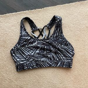 Printed cross back sports bra
